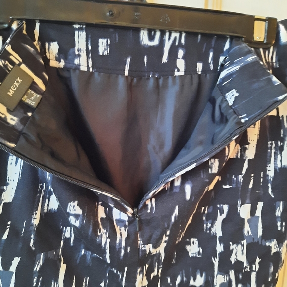 Pencil Skirt 14  Mexx Brand, blue & black - Picture 7 of 10